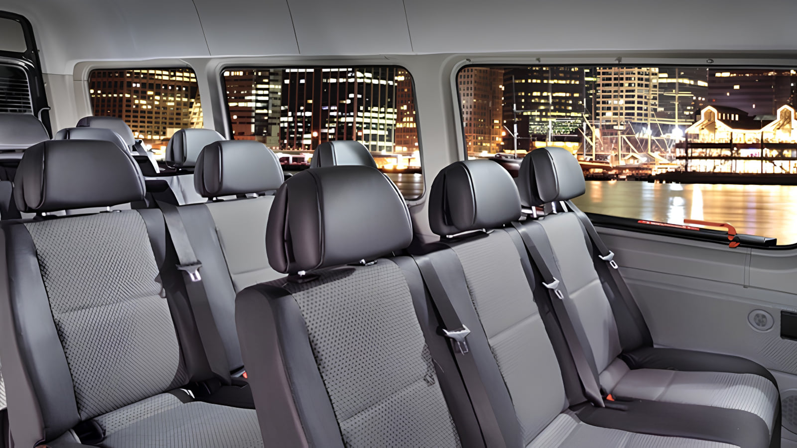 Interieur Mercedes-Benz Sprinter, Einzelsitze aus Leder mit Ambientebeleuchtung